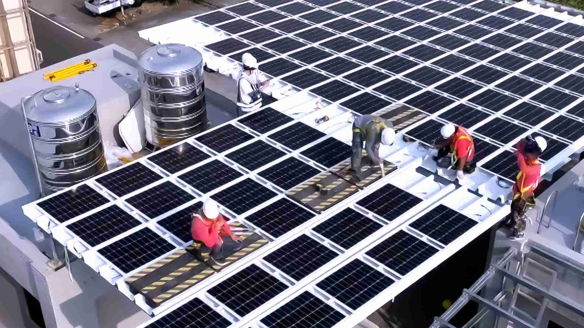 888.BY集团电子游戏着力于替代能源之技术研发，，如光电浪板的相关制程、、设备与产品，，其中所开发之光电整合型浪板，，，，减少传统金属支架安装，，，更提升耐候度，，可广泛运用于多元场域，，并辅助建筑达到净零碳排目标